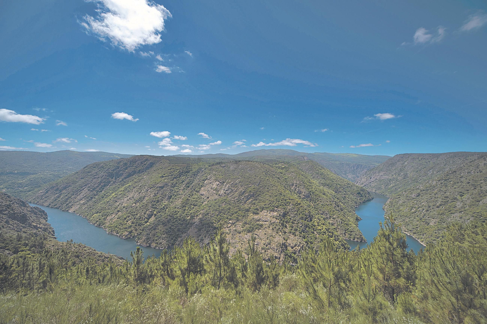 Vista de la Ribeira Sacra desde el Mirador de Cadeiras, en el concello lucense de Sober.