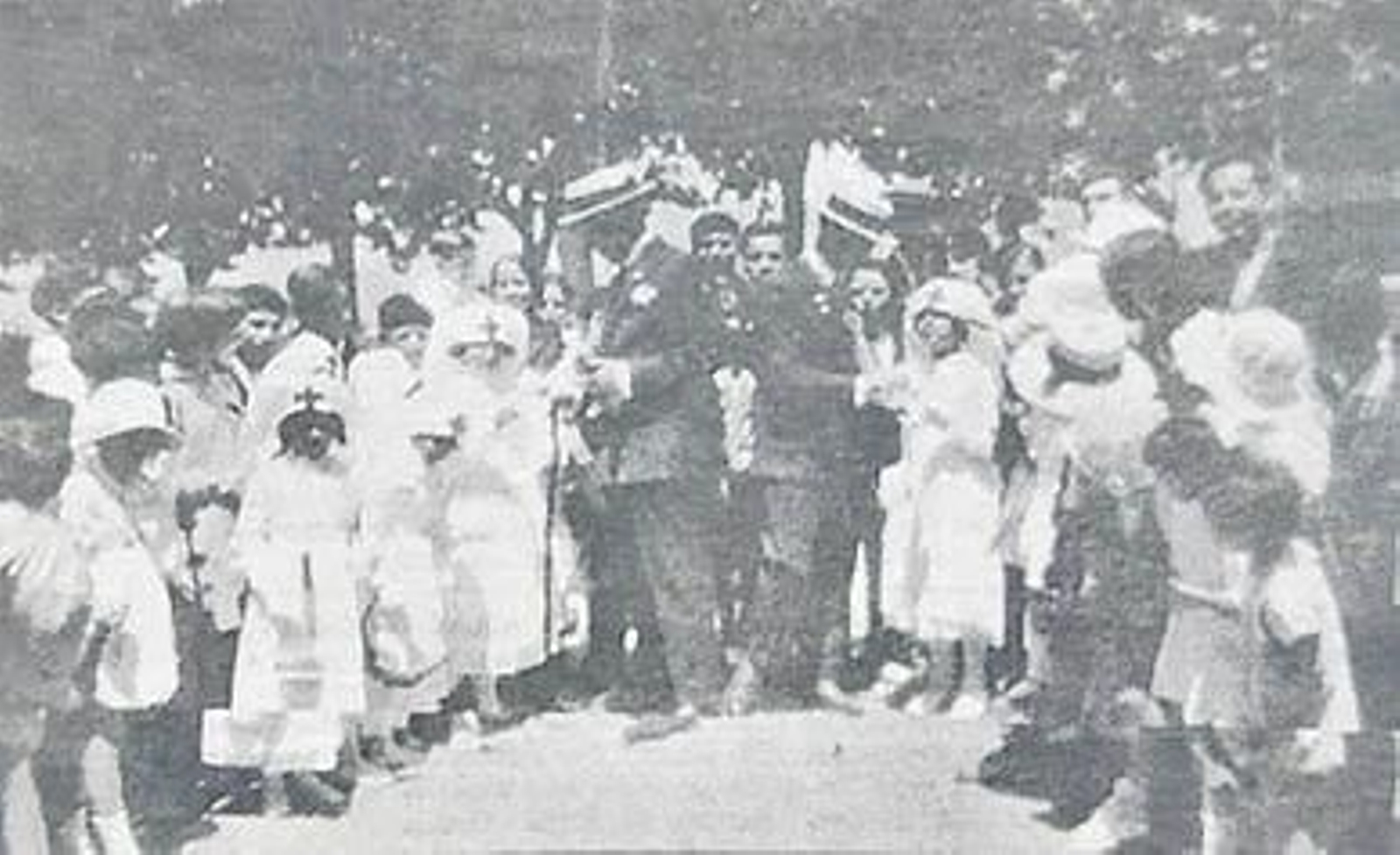 Participantes en la Fiesta de la Flor, en la Alameda.