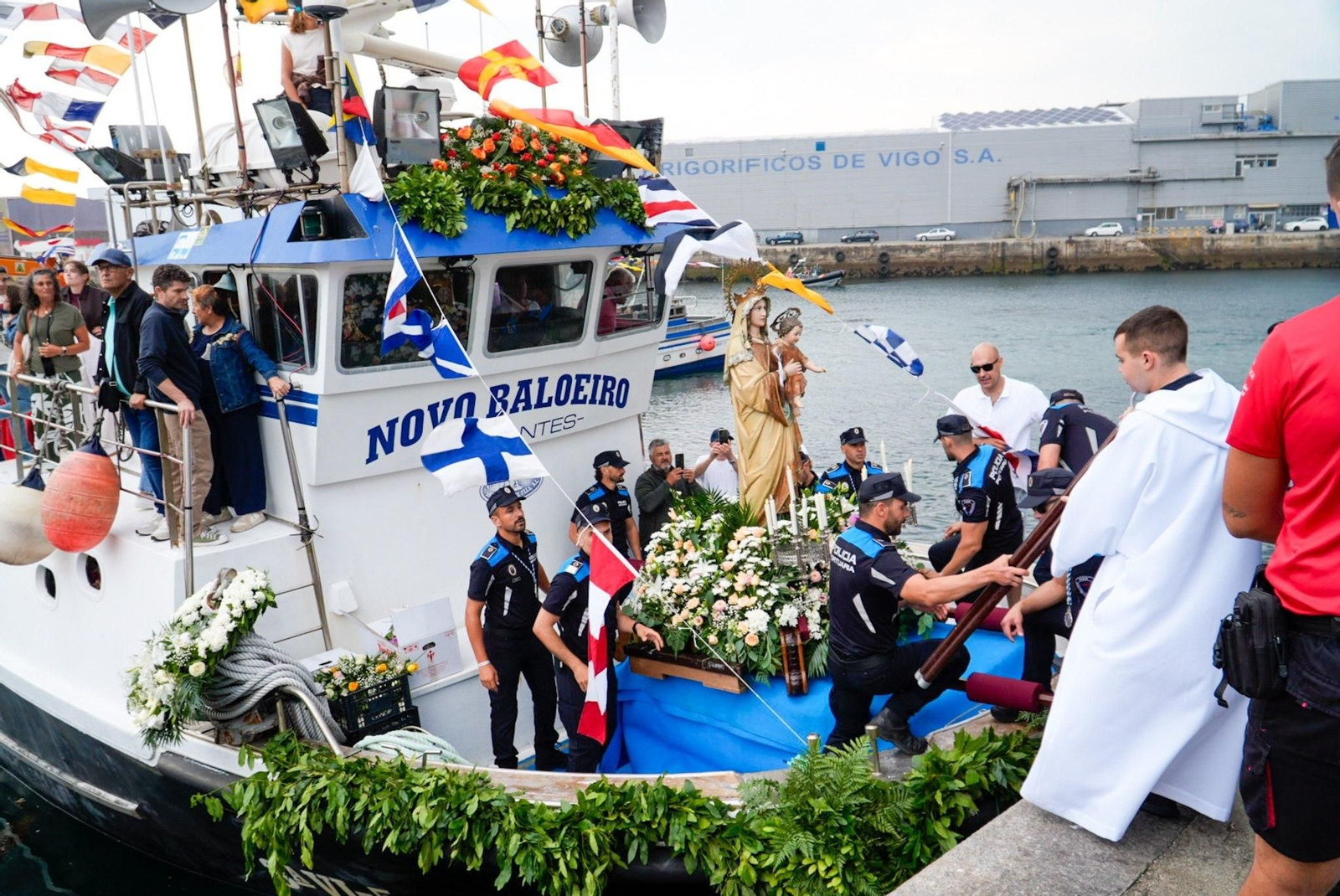 Galería | Vigo rinde homenaje a la Virgen del Carmen por tierra y por mar