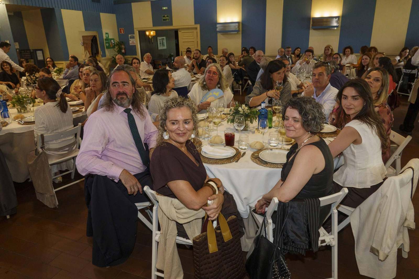 Galería | Emotiva despedida en Vigo al exjuez decano Germán Serrano