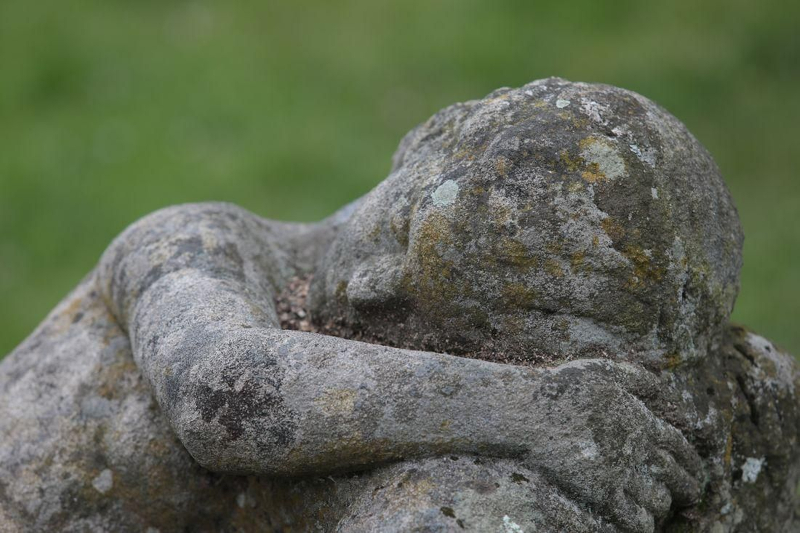 MULLER DURMIDA | Con la delicadeza del maestro, esta pieza tierna y calma, al estilo y sensibilidad de otros tiempos. La ciudad está salpicada de su buen hacer, en algunos momentos hemos podido disfrutar de su legado, gracias a sus herederos.