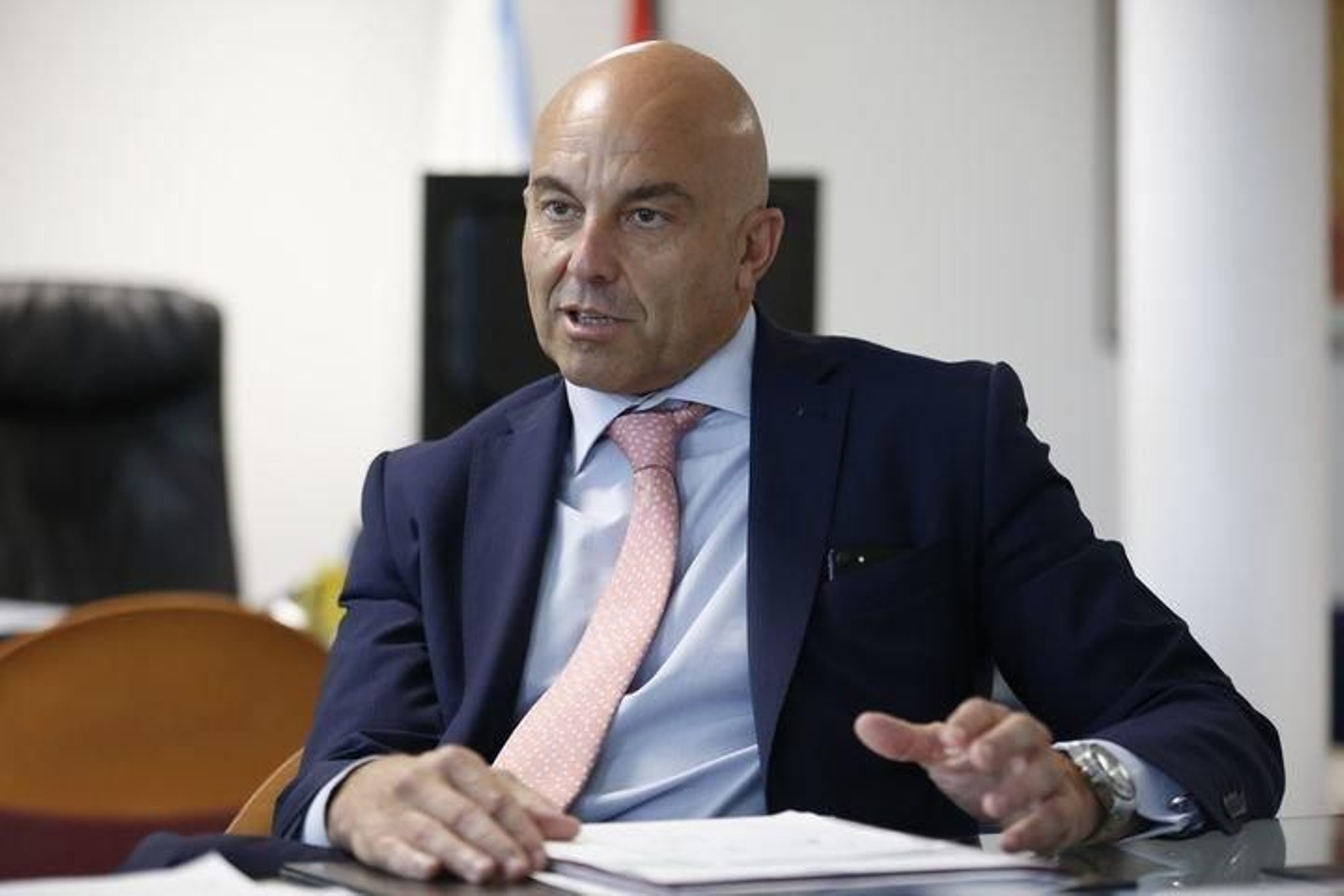 Dionisio López Bellido, en su despacho en el CHUO.