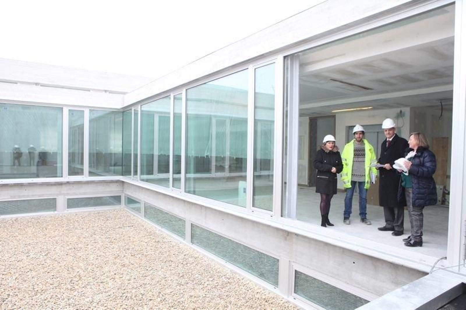 Visita al nuevo centro de salud de A Valenzá, emplazada en la calle As Burgas.