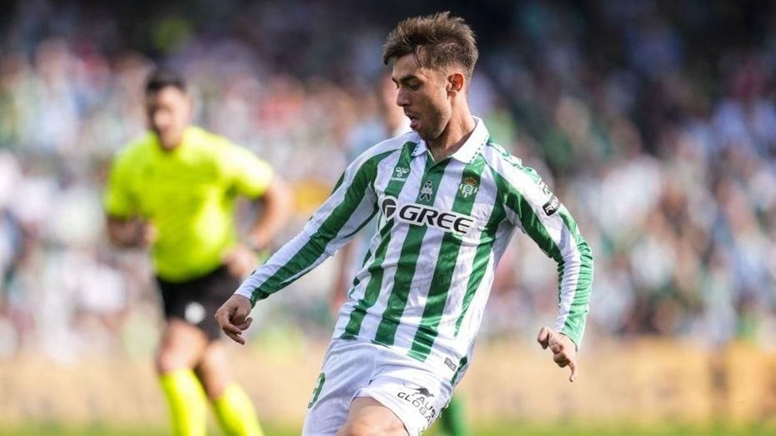 El canterano celeste Iker Losada, en el Betis Celta de esta temporada en el Benito Villamarín.