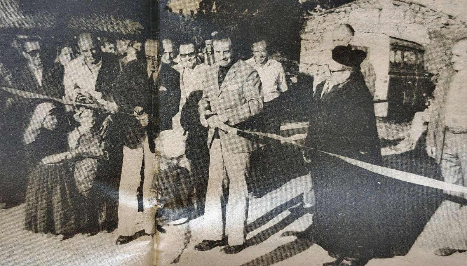 Corte de la cinta en una de las inauguraciones.