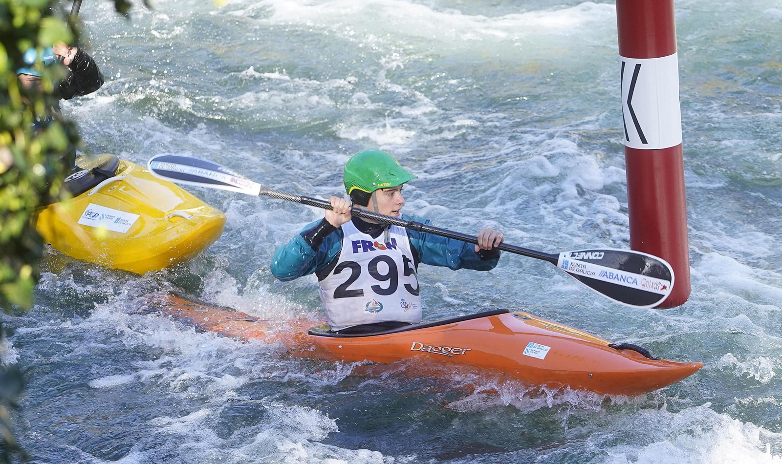 Galería | Mondariz Balneario acogió el Gallego de slalom y kayak cross