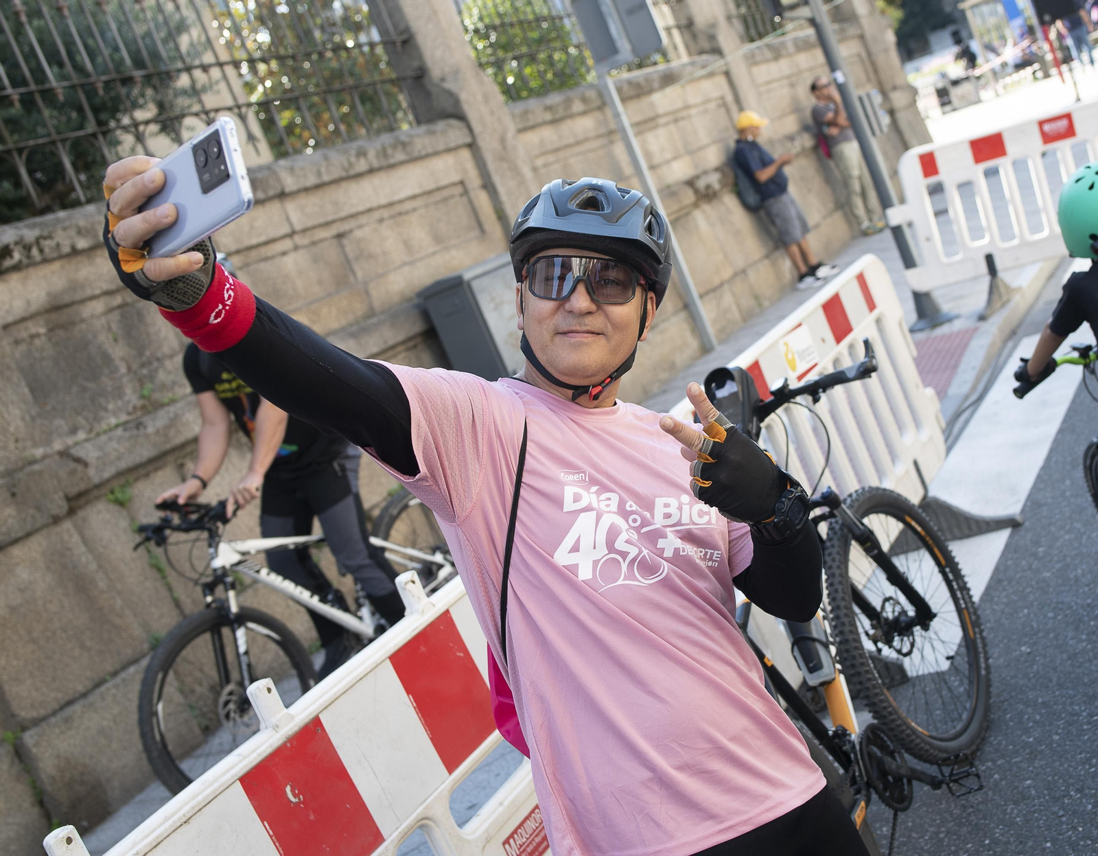 Galería | Ourense disfruta de un Día da Bici con sol, ambiente familiar y regalos