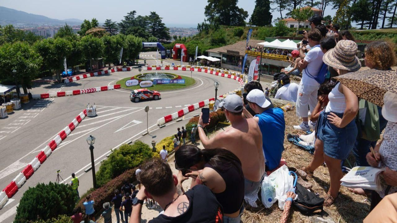 Público del Rally Rías Baixas en el tramo urbano de O Castro del año pasado.