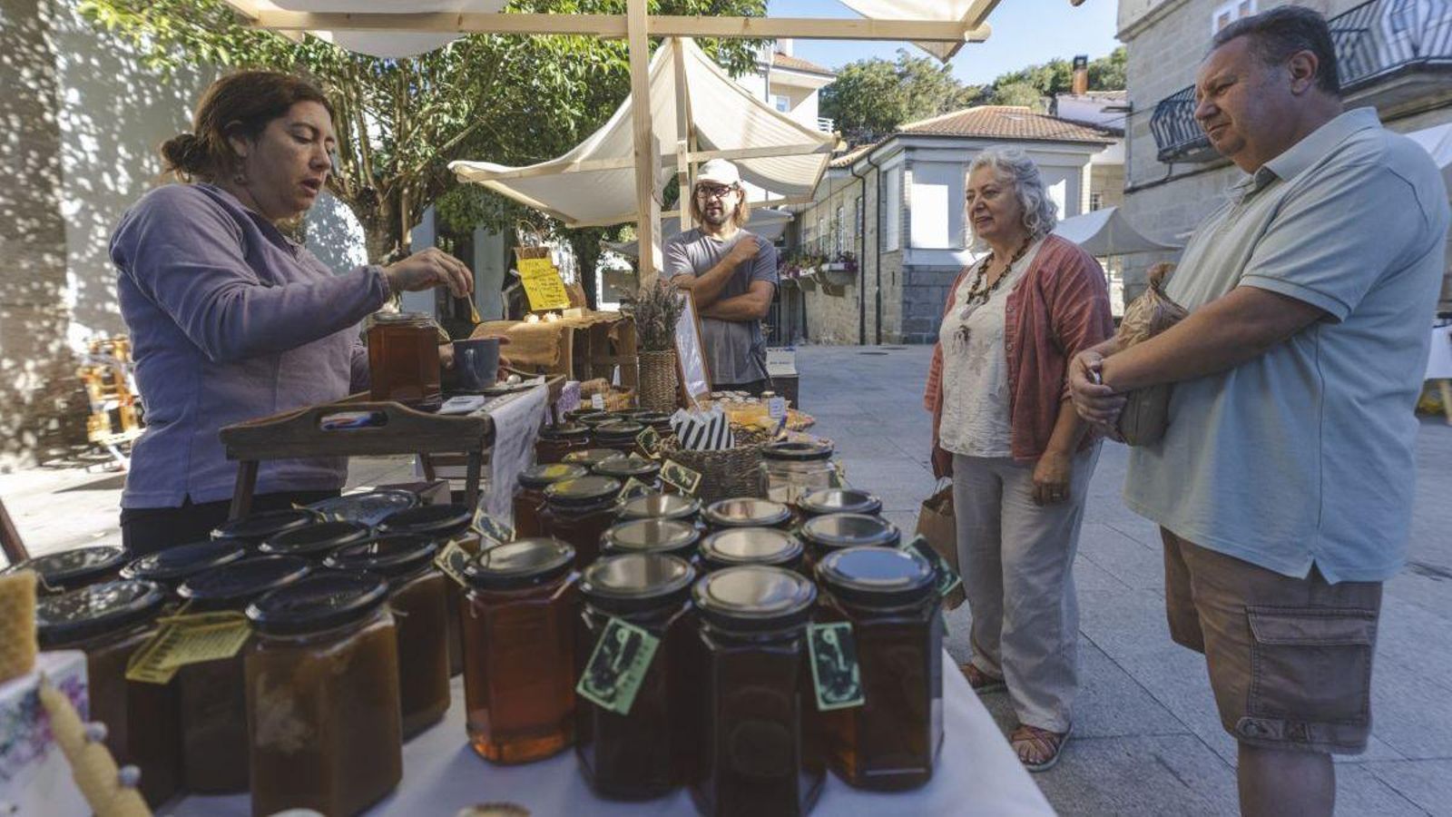 Ademais da venta, a feira supón un exercicio divulgativo.