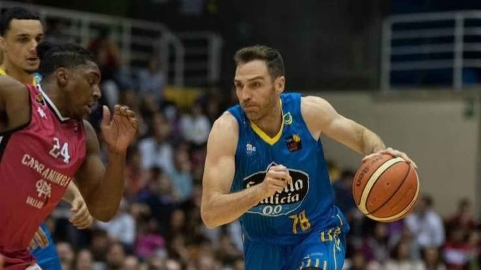 Urtasún, con la camiseta del COB.