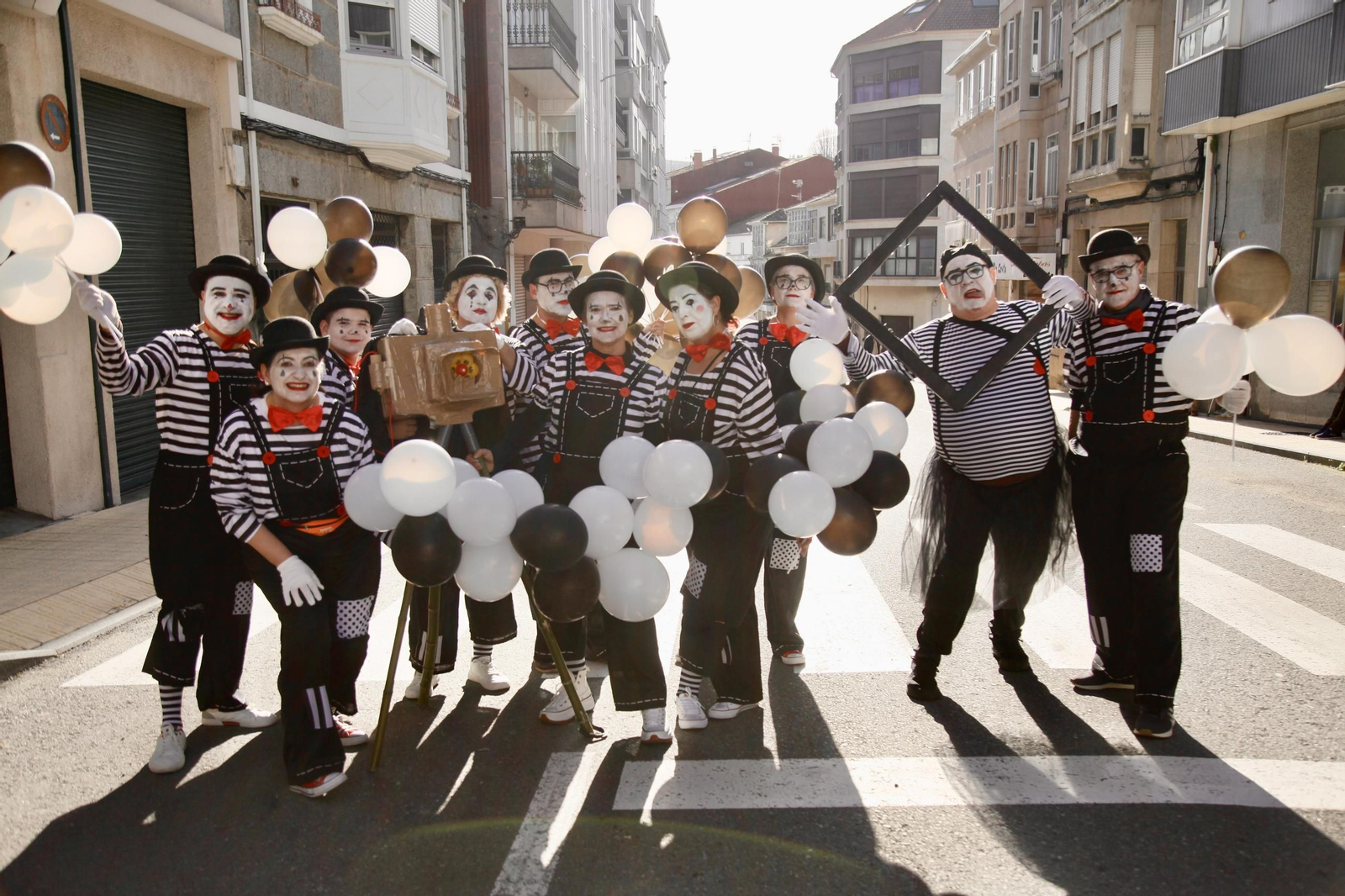 Galería | Celanova reúne 32 comparsas en su Piñata