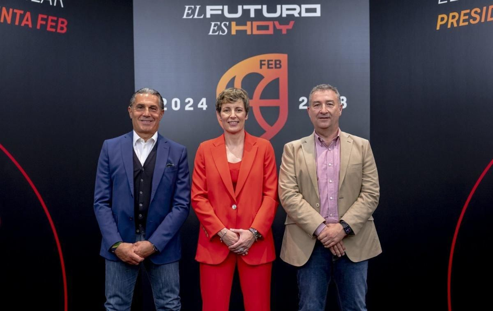 Sergio Scariolo, Elisa Aguilar y Miguel Méndez pasan para la fotografía de conjunto.