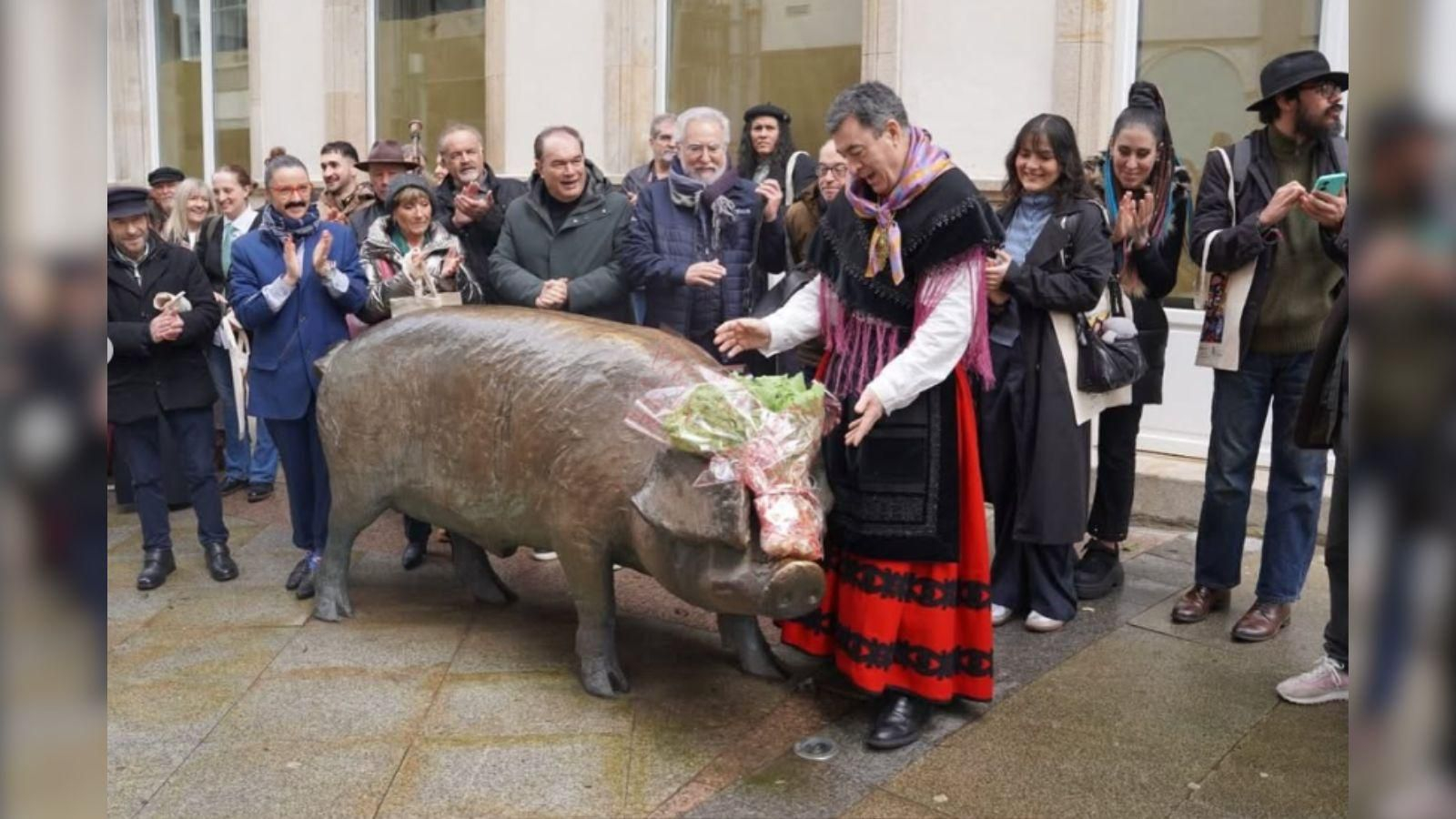 Galería | Los políticos gallegos también se disfrazan en el Entroido, de Drag Quees a Femme Fatale