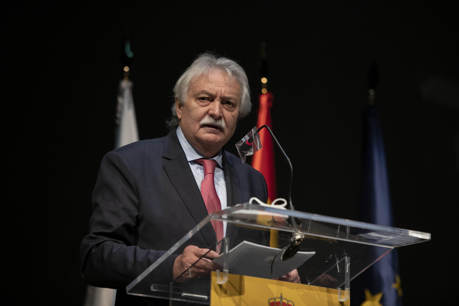 Acto institucional por el aniversario de la Constitución en el auditorio de Ourense.
Foto: Xesús Fariñas