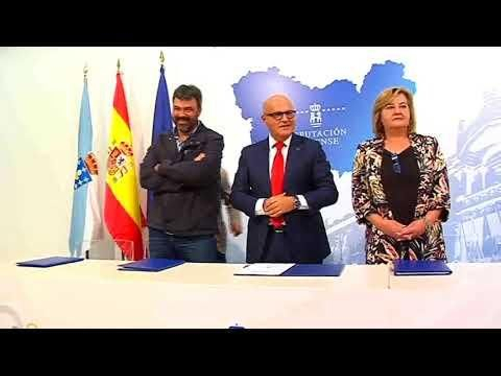 Firma de convenios entre la diputación y 33 concellos ourensanos