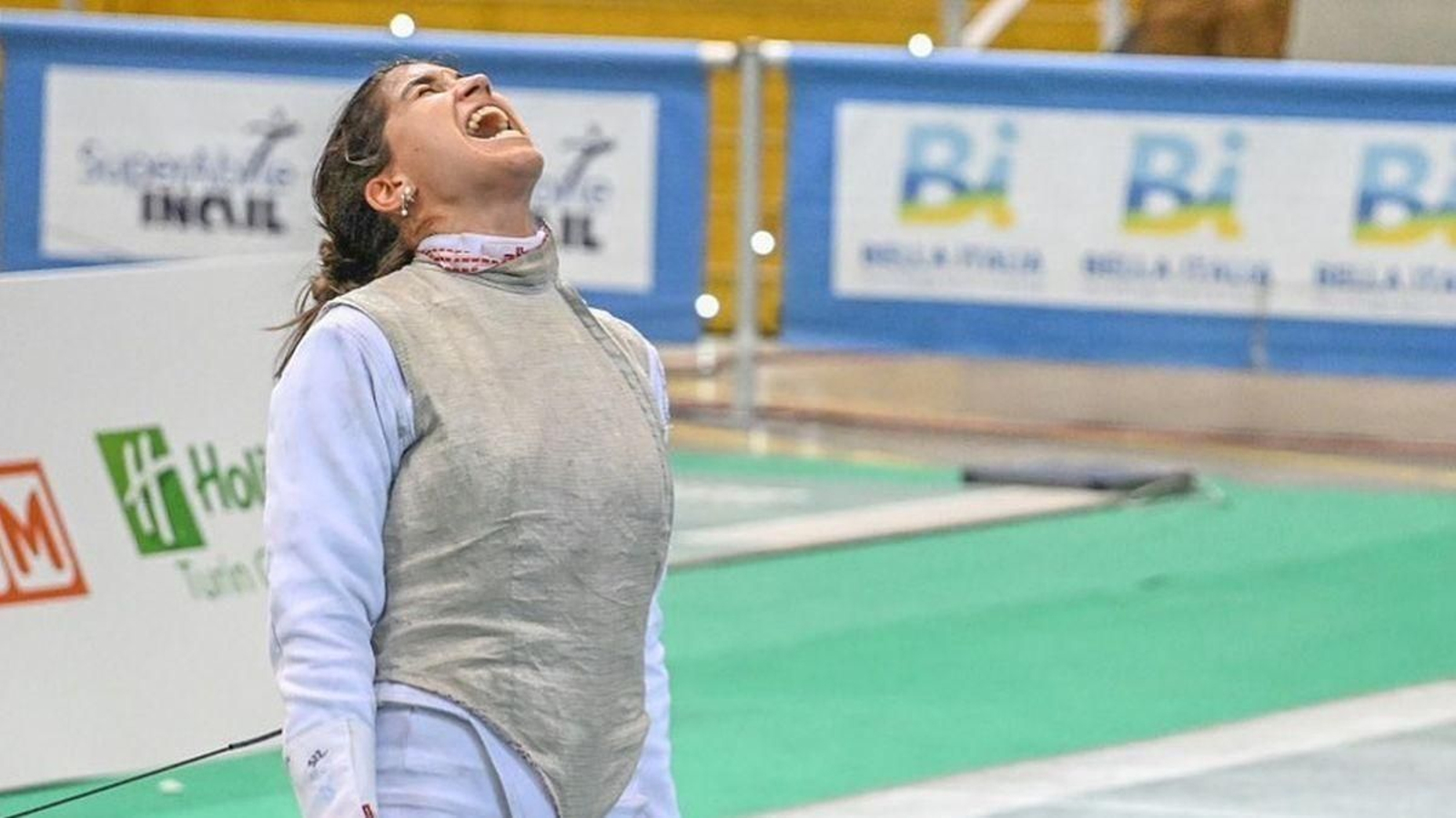 María Mariño celebra una victoria en el Grand Prix de París disputado el domingo.
