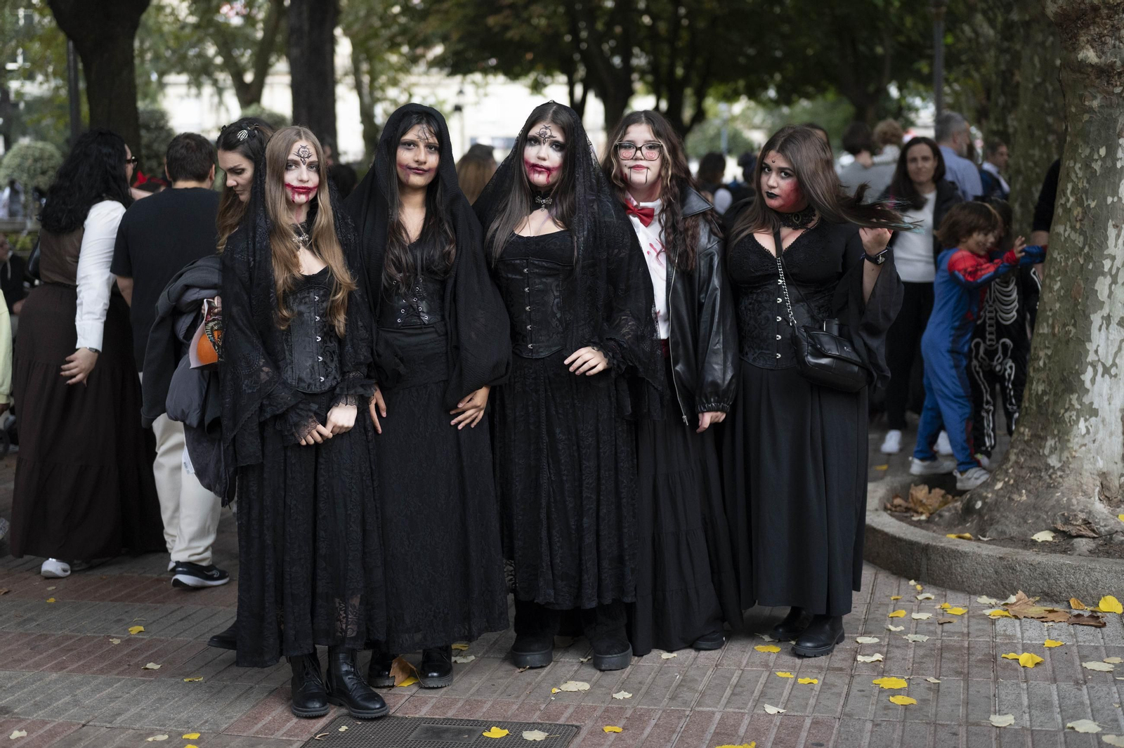 Galería | Ourense se transforma en una ciudad de miedo para celebrar Samaín