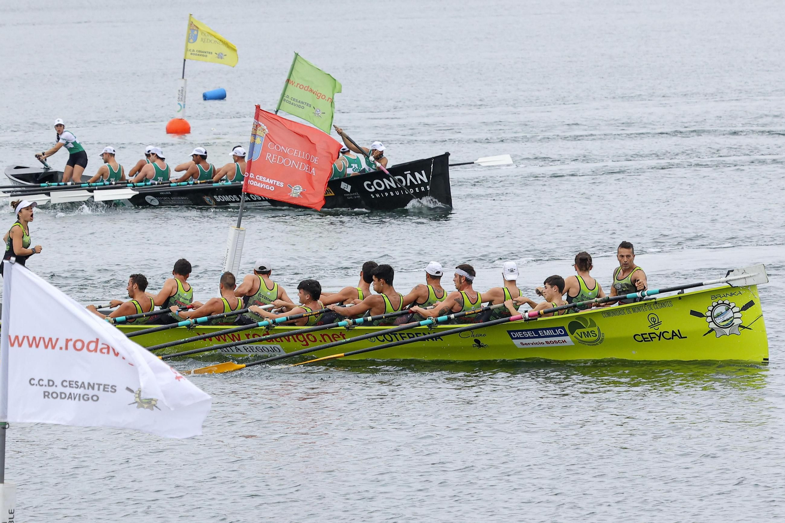 Galería | Emocionante bandera de traineras en Redondela