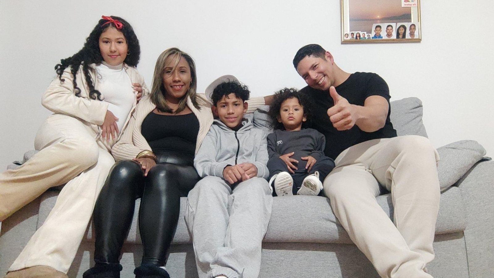 Diana del Toro Robles con su familia