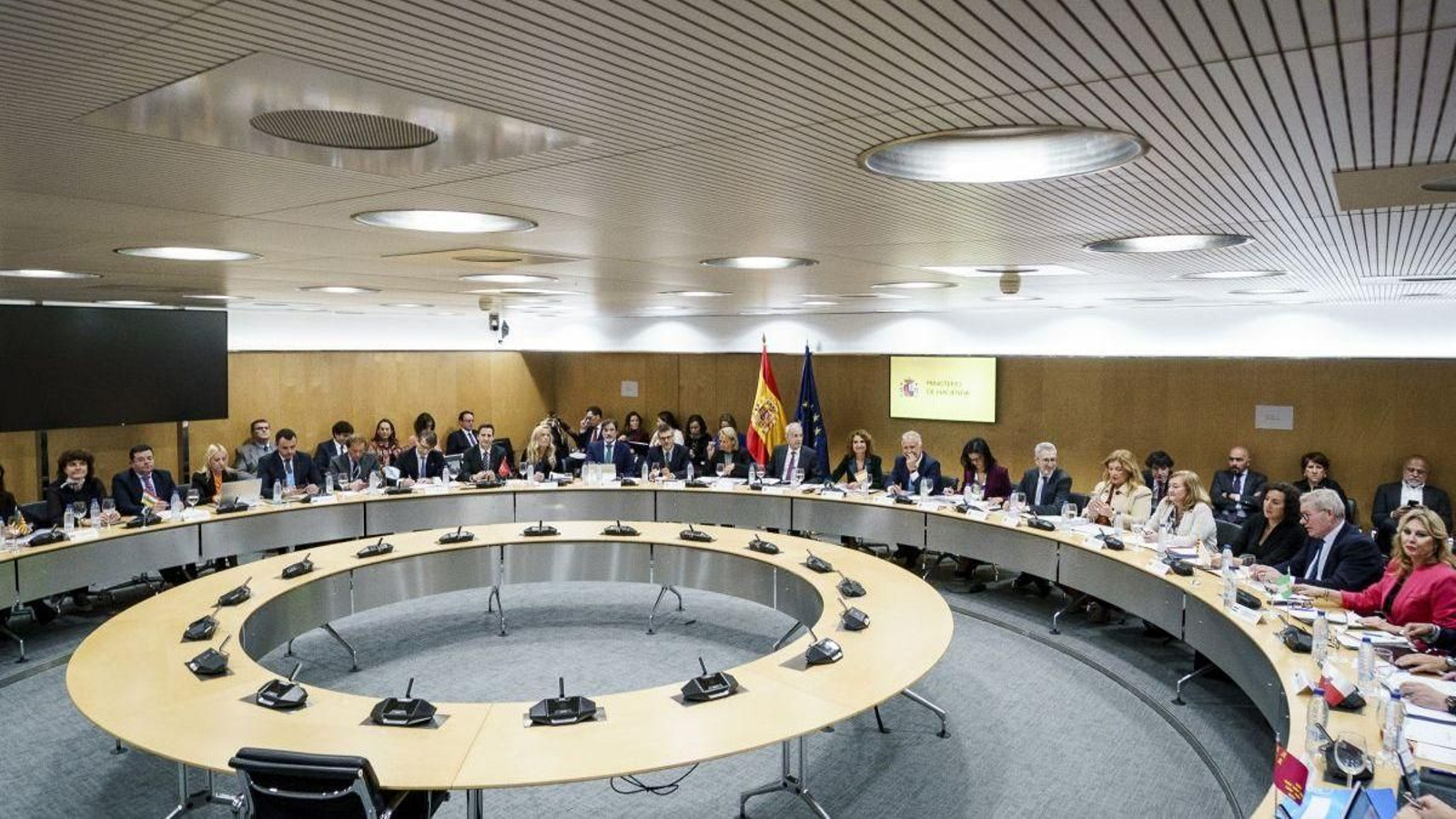 La ministra de Hacienda, María Jesús Montero, preside la reunión del Consejo de Política Fiscal.