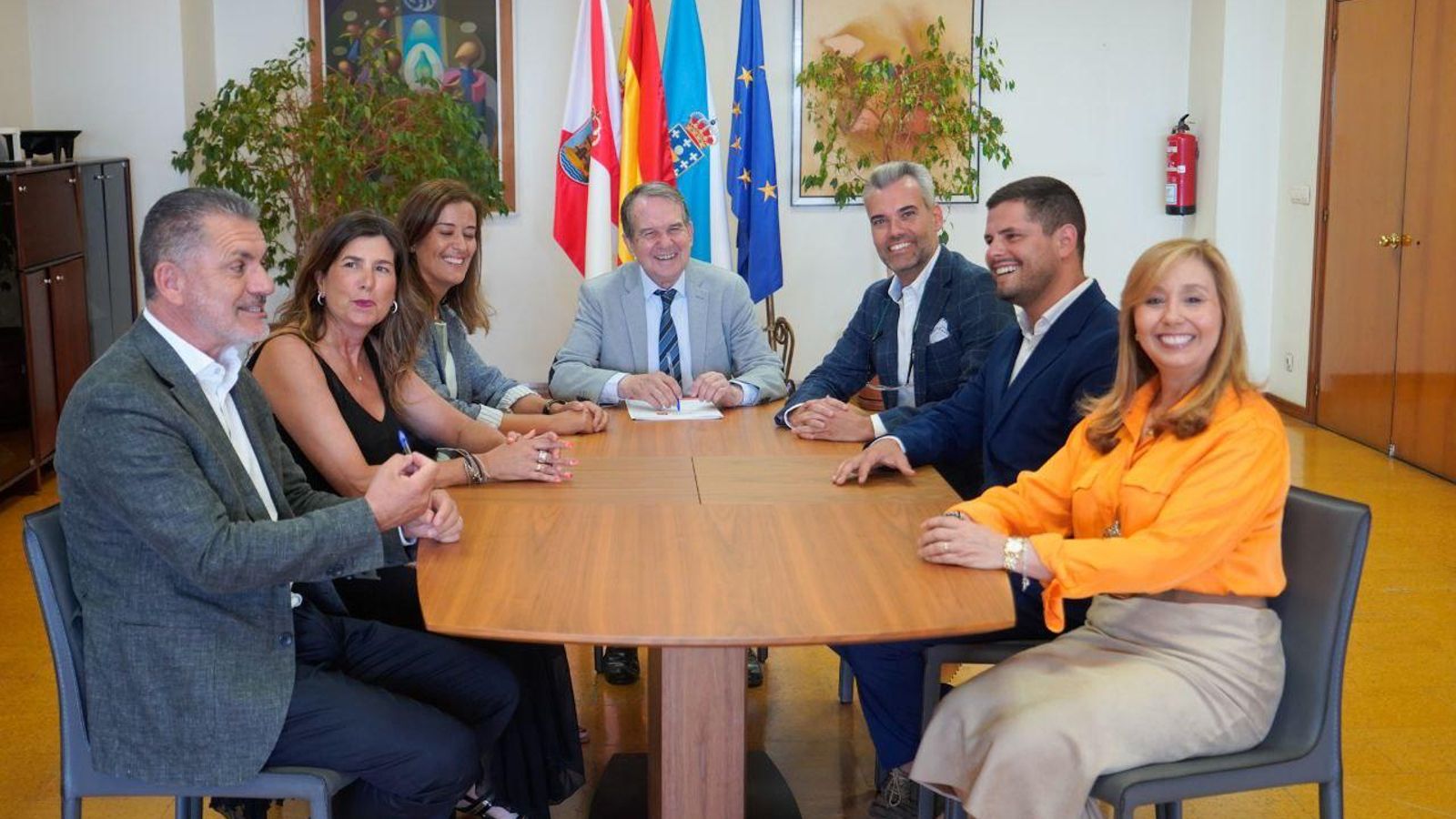 El alcalde Abel Caballero se reunió este miércoles con la Asociación de Hosteleros de Vigo (Ahosvi).
