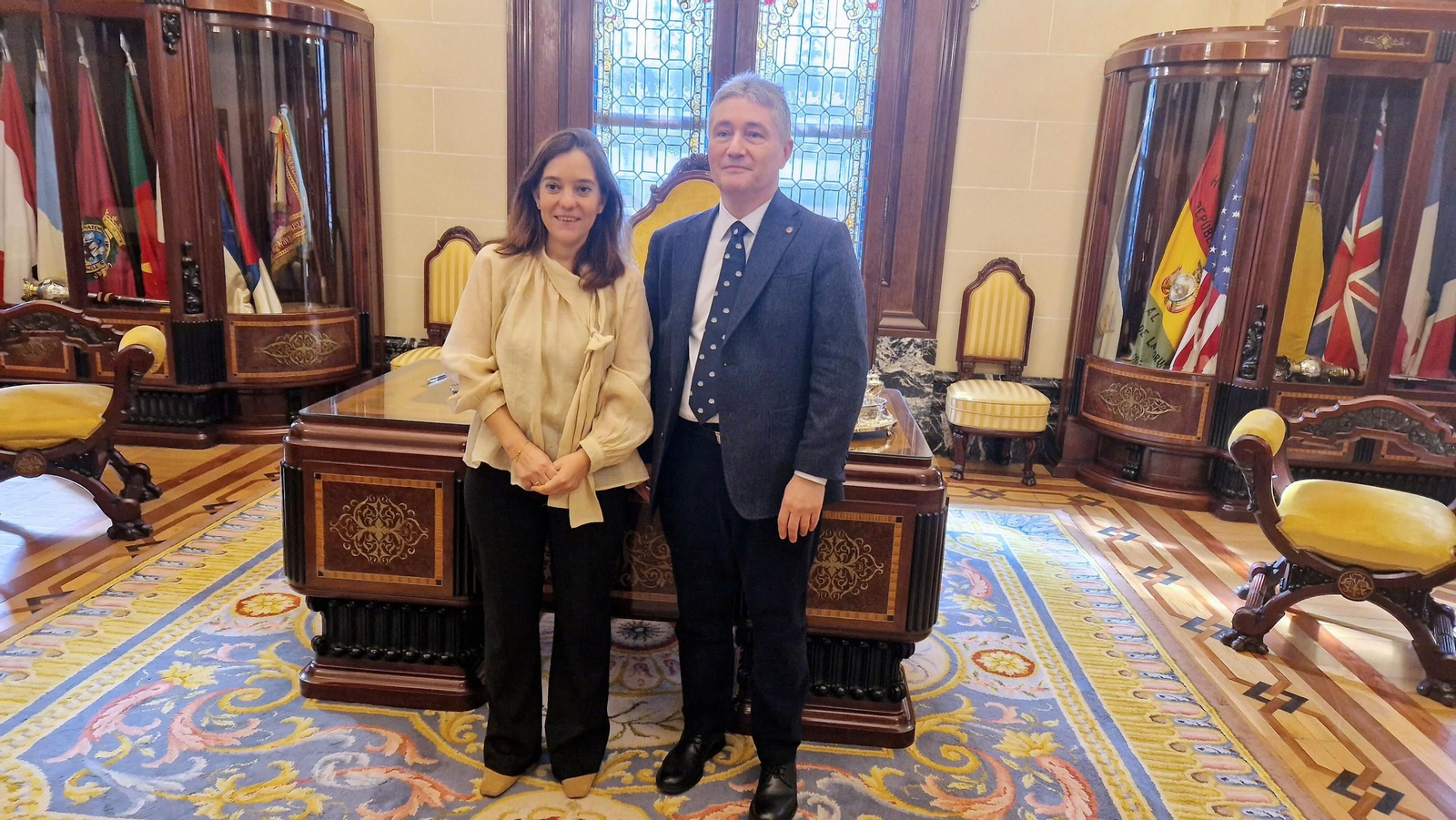 El rector y la alcaldesa de A Coruña, en un encuentro oficial.