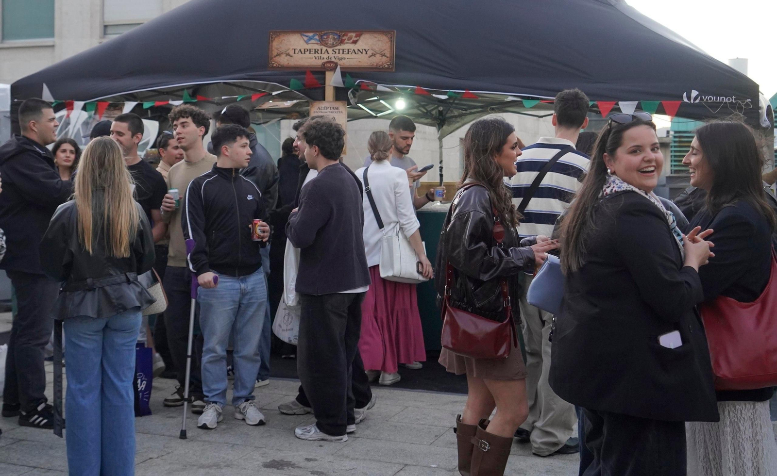 Galería | Ambiente festivo en el Casco Vello para celebrar la Reconquista