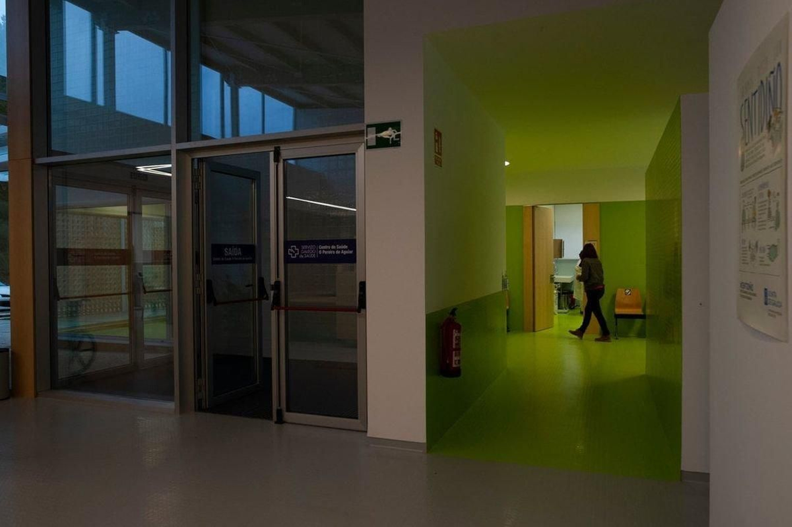 Entrada del centro de salud de Pereiro de Aguiar.