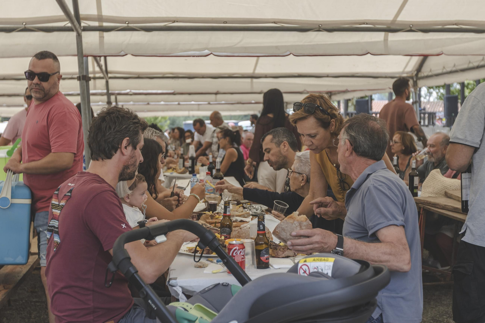 Galería |  Casi mil chuletones servidos este año en la fiesta de Garabás