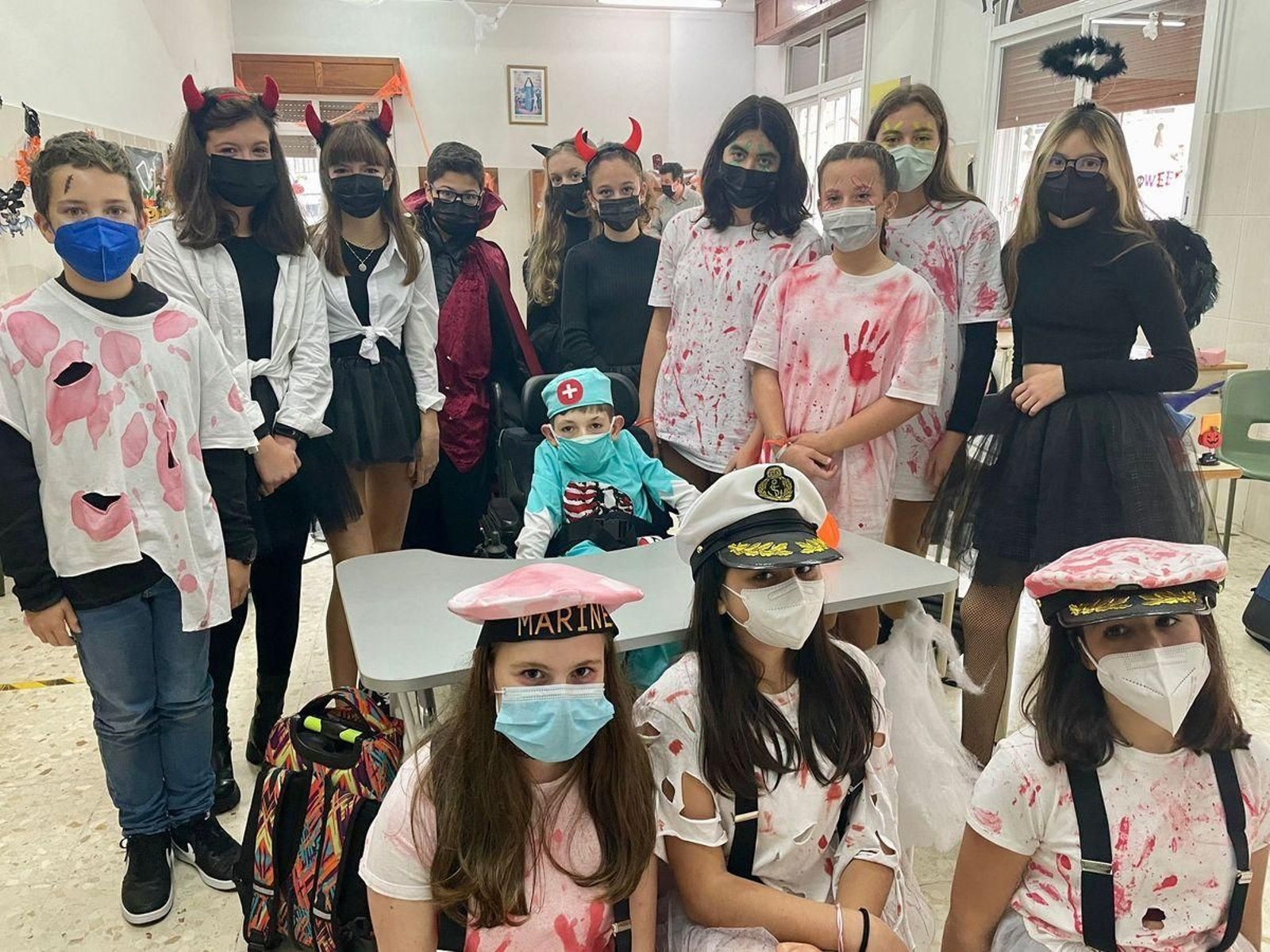 Franciscanas. As vestimentas enchéronse de “sangue”.