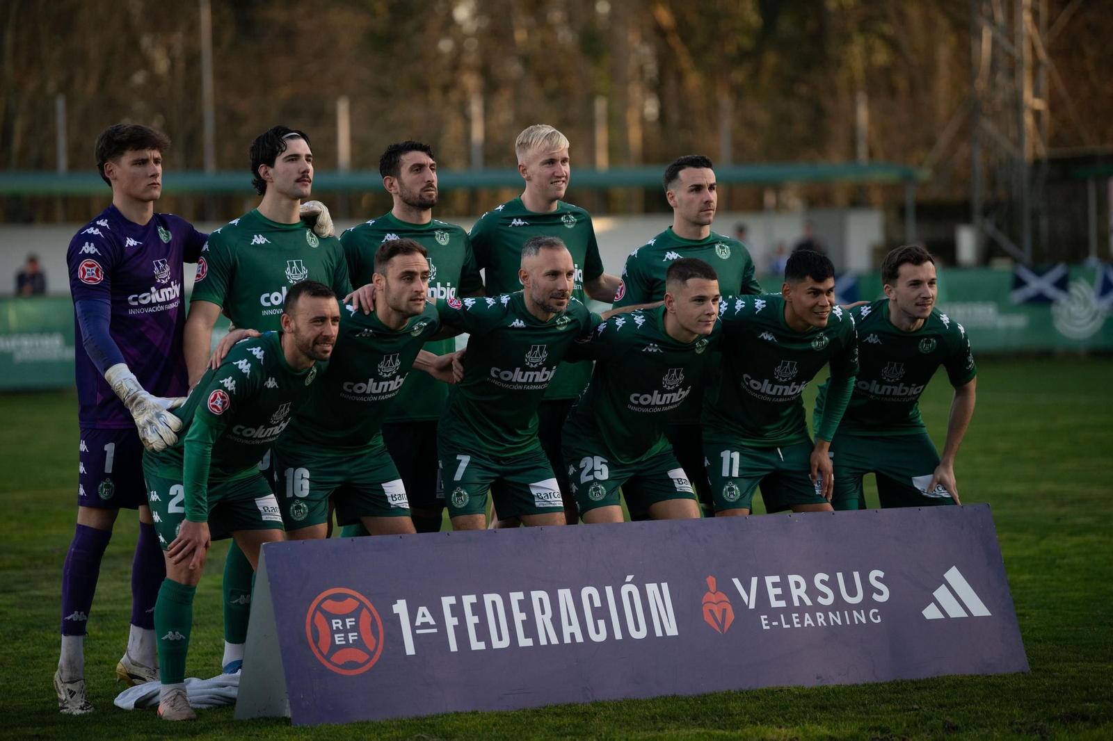 Galería | Espiñedo vive una tarde noche de fútbol donde el Arenteiro cayó ante el Tenerife