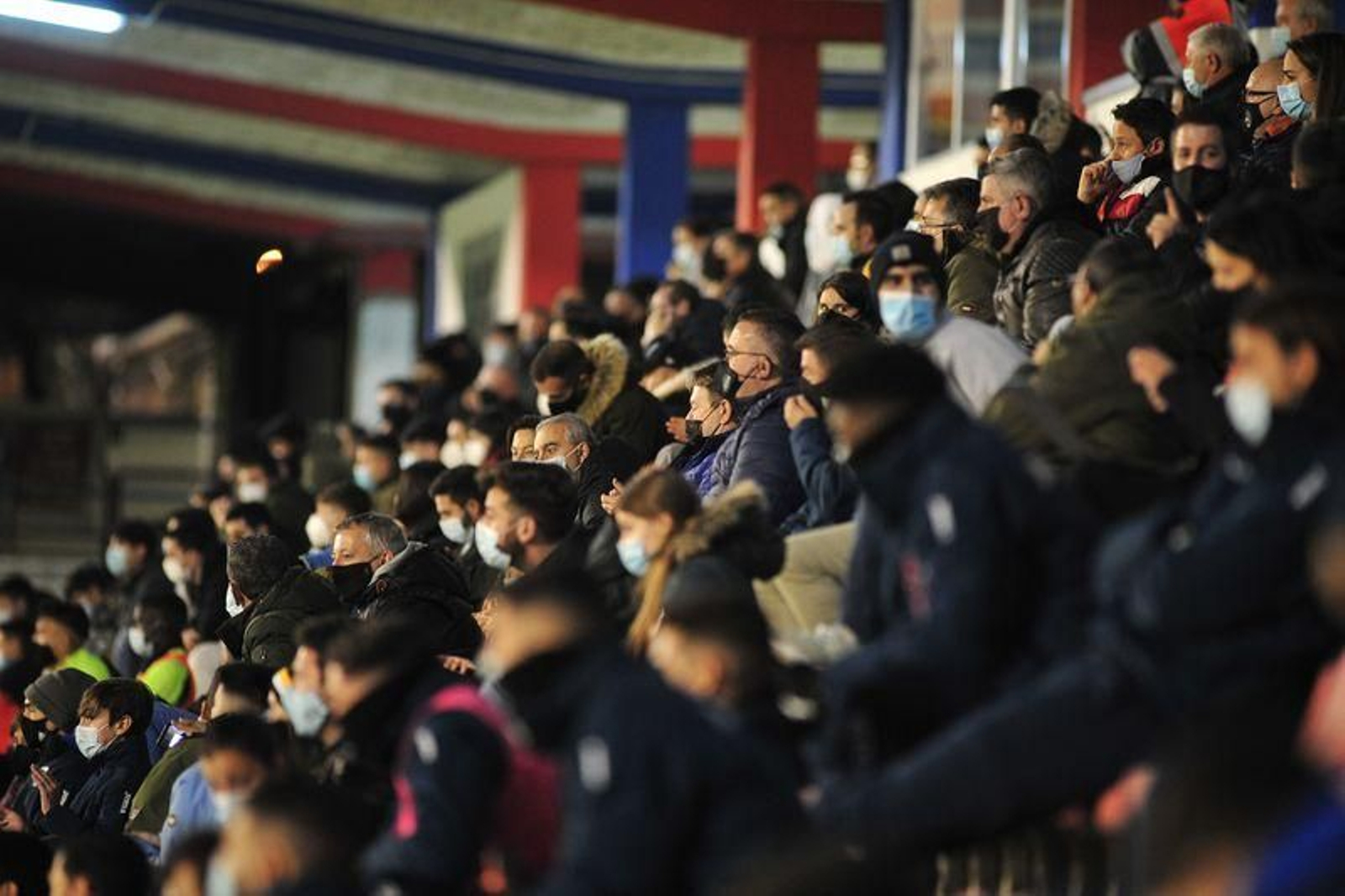 Imagen de la grada de Tribuna en el estadio de O Couto (JOSÉ PAZ).