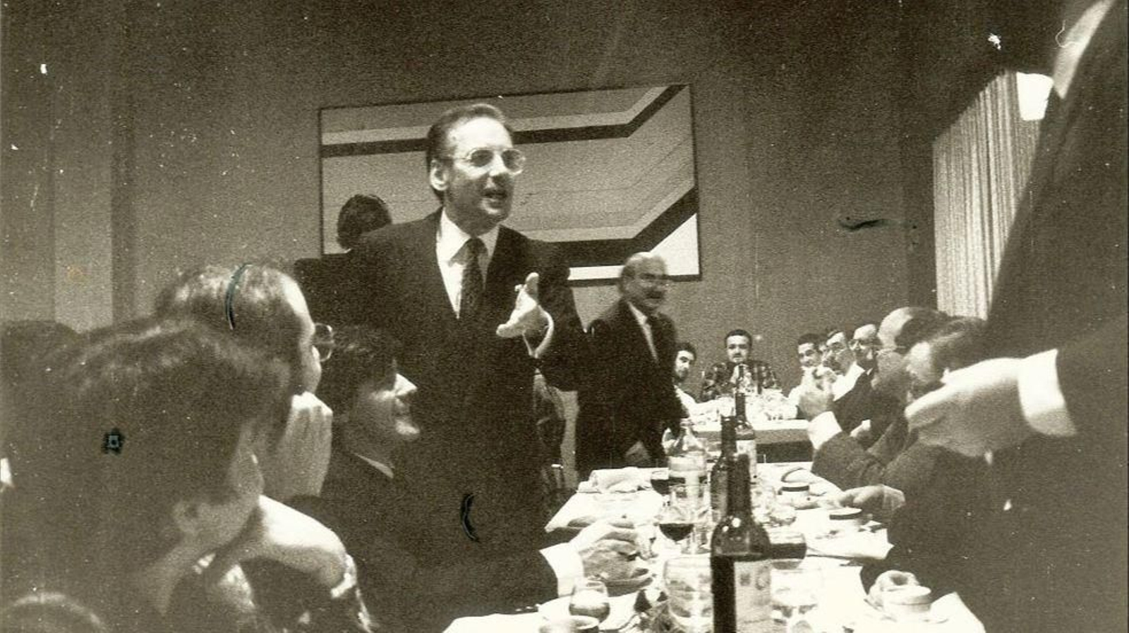 Antonio Ramilo ante la mesa de los periodistas.
