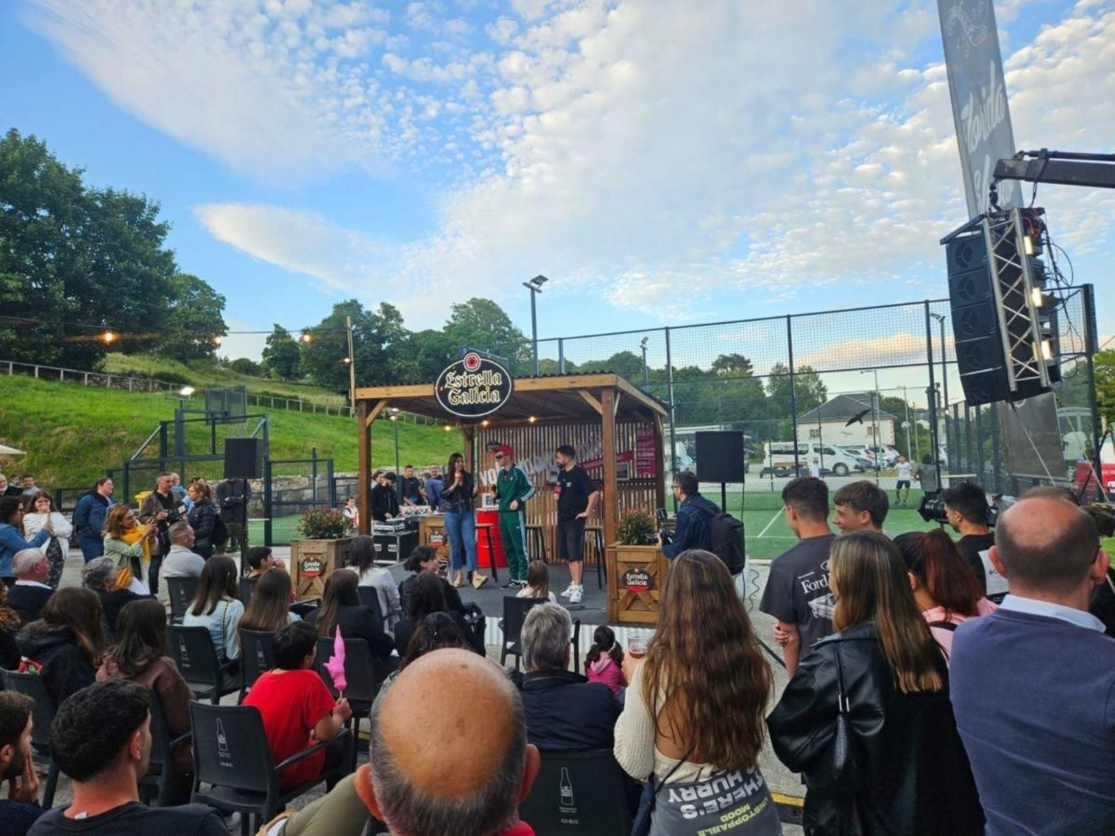 Actuación de Xurxo Carreño y Noelia Rei en Río.