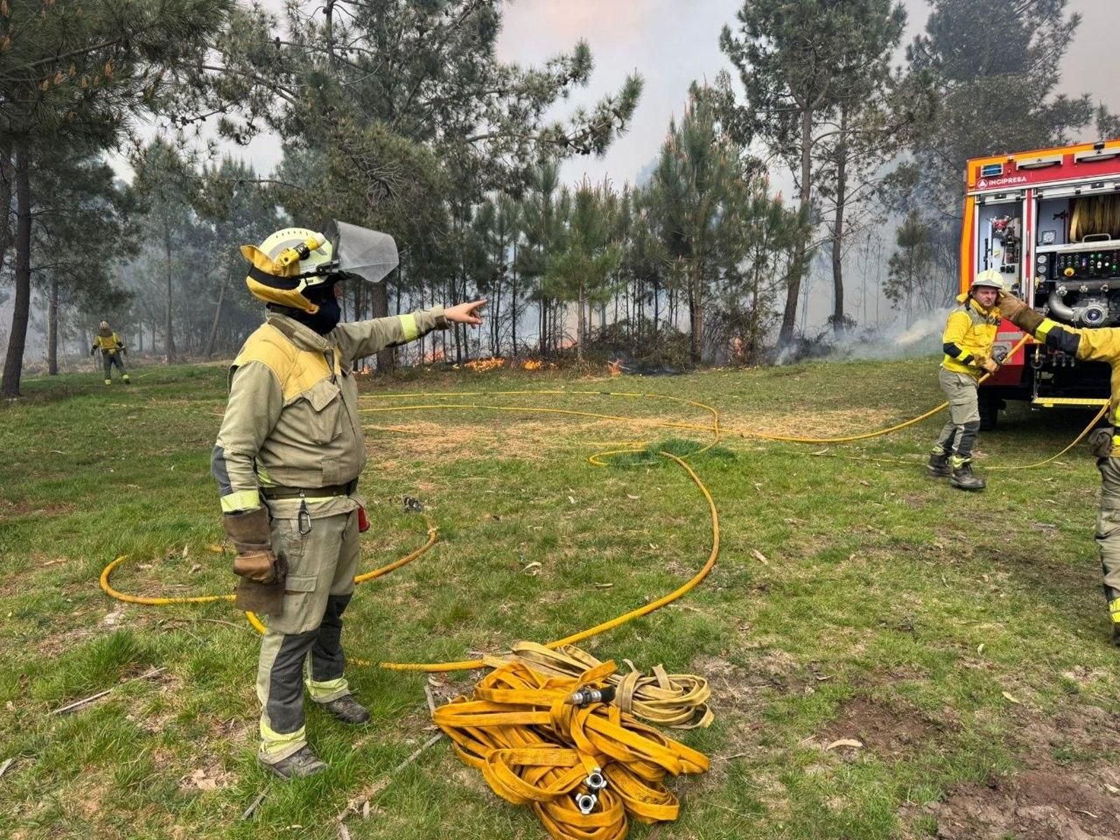 Galería | Las llamas devoran el monte Galleiro, entre Mos, Ponteareas y Pazos de Borbén