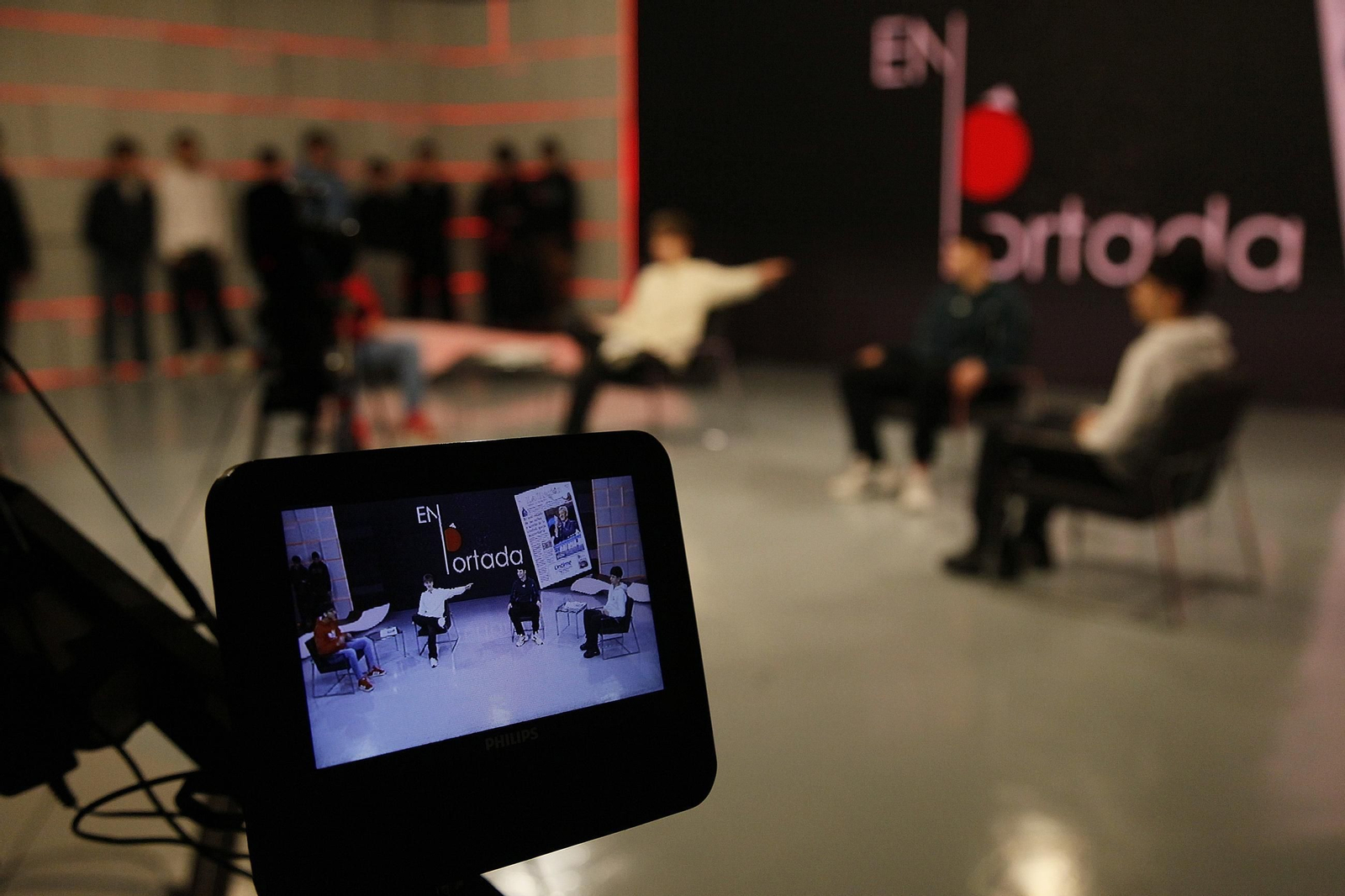 Visita de alumnos del IES Blanco Amor a La Región y Telemiño