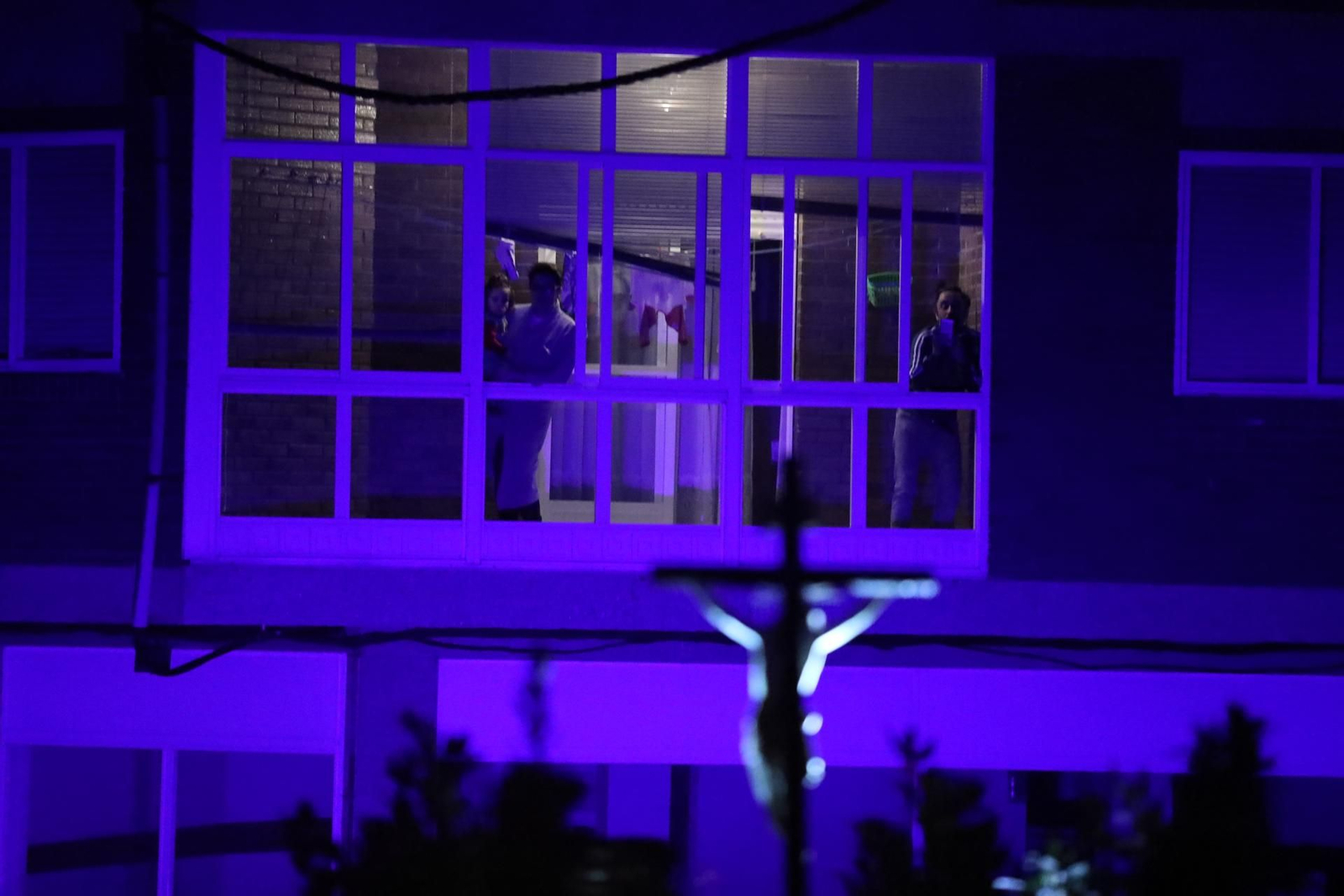 Viacrucis de Protección Civil por las calles de Maceda. José Paz.