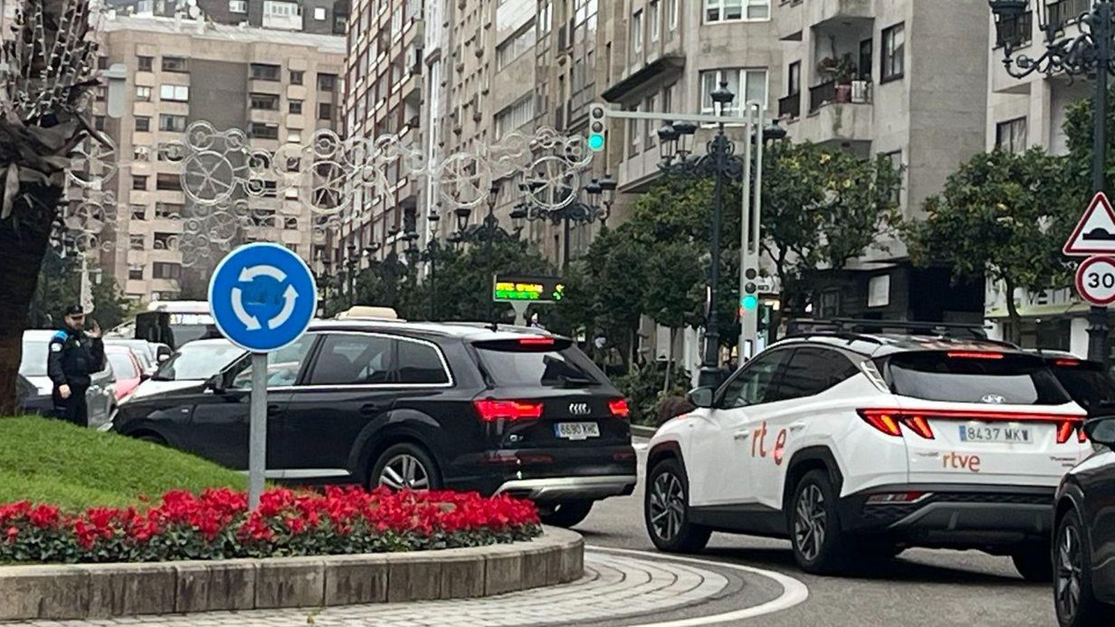 Atascos en García Barbón por el rodaje.