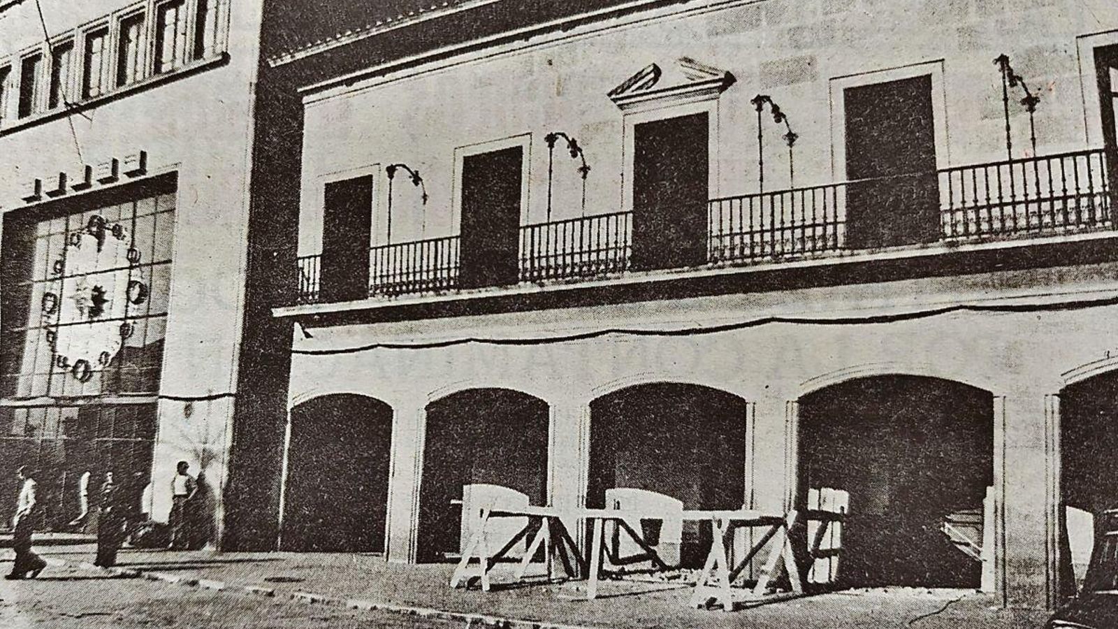 El antiguo Hostal-Residencia de la Estación-Empalme, ahora en obras.