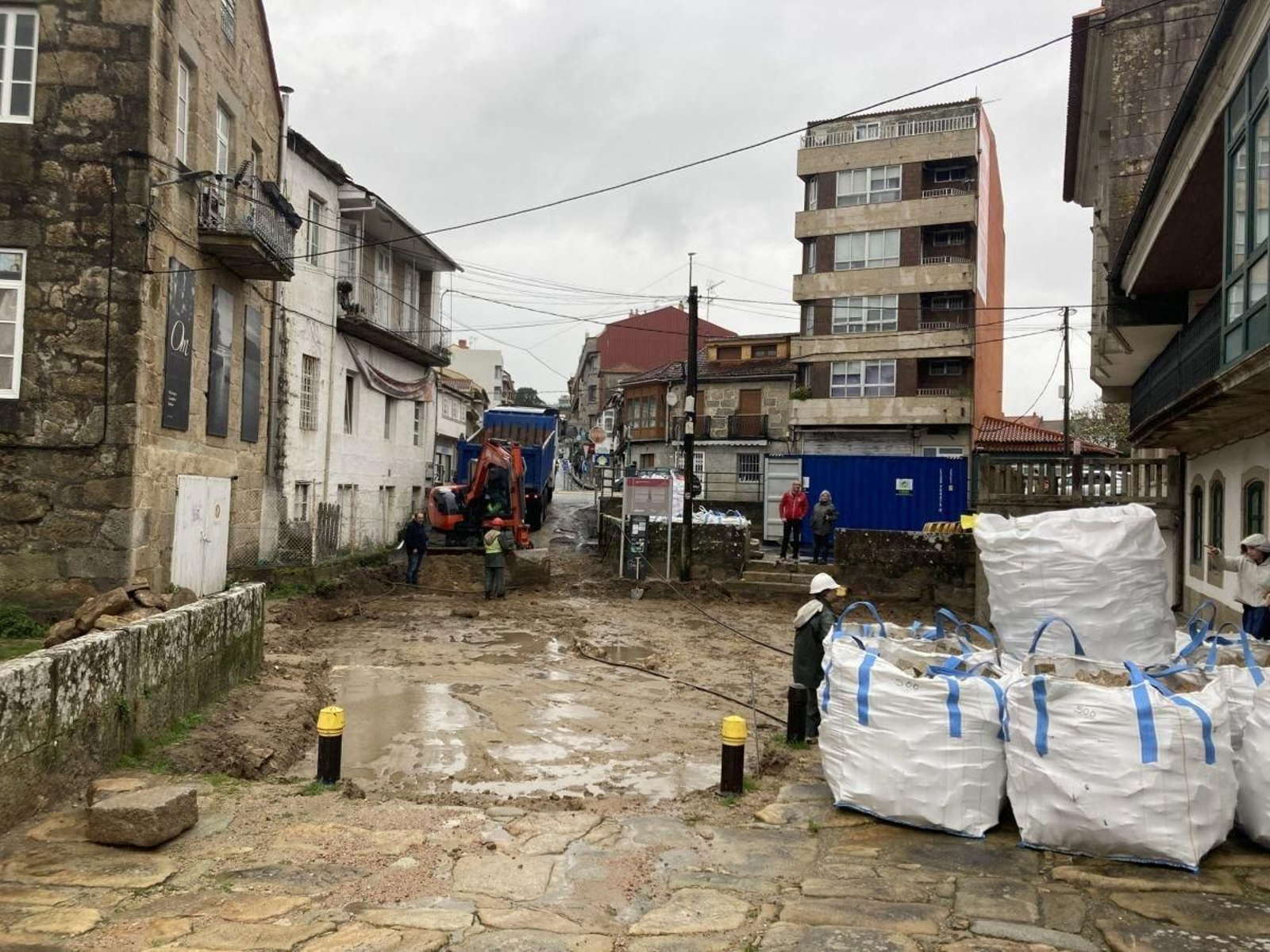 Un momento de las obras en el entorno del puente romano para conectar con la avenida de Portugal.