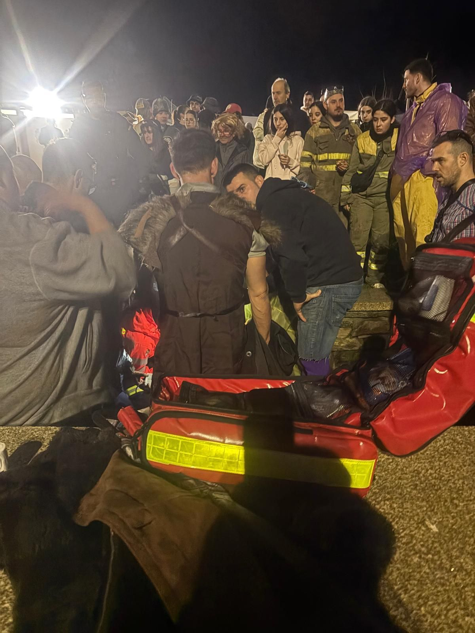 Momento en el que estaba siendo atendido por los servicios de emergencia