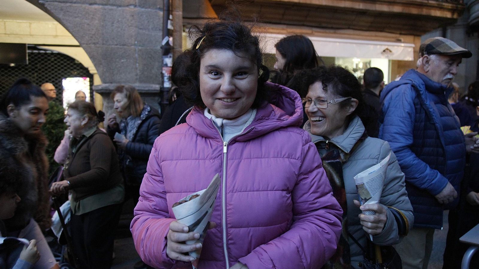 Galería | Cabezudos, castañas y bollo preñado para disfrutar de los magostos en la ciudad