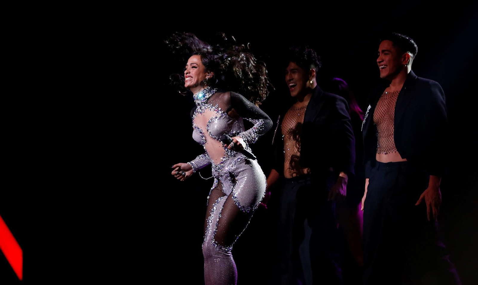 La cantante Chanel, ayer, durante la final del Benidorm Fest. // EFE