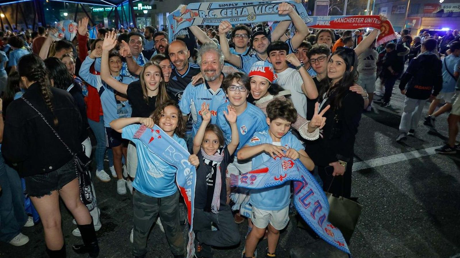 Galería | La afición celeste celebra el billete a Europa del Celta