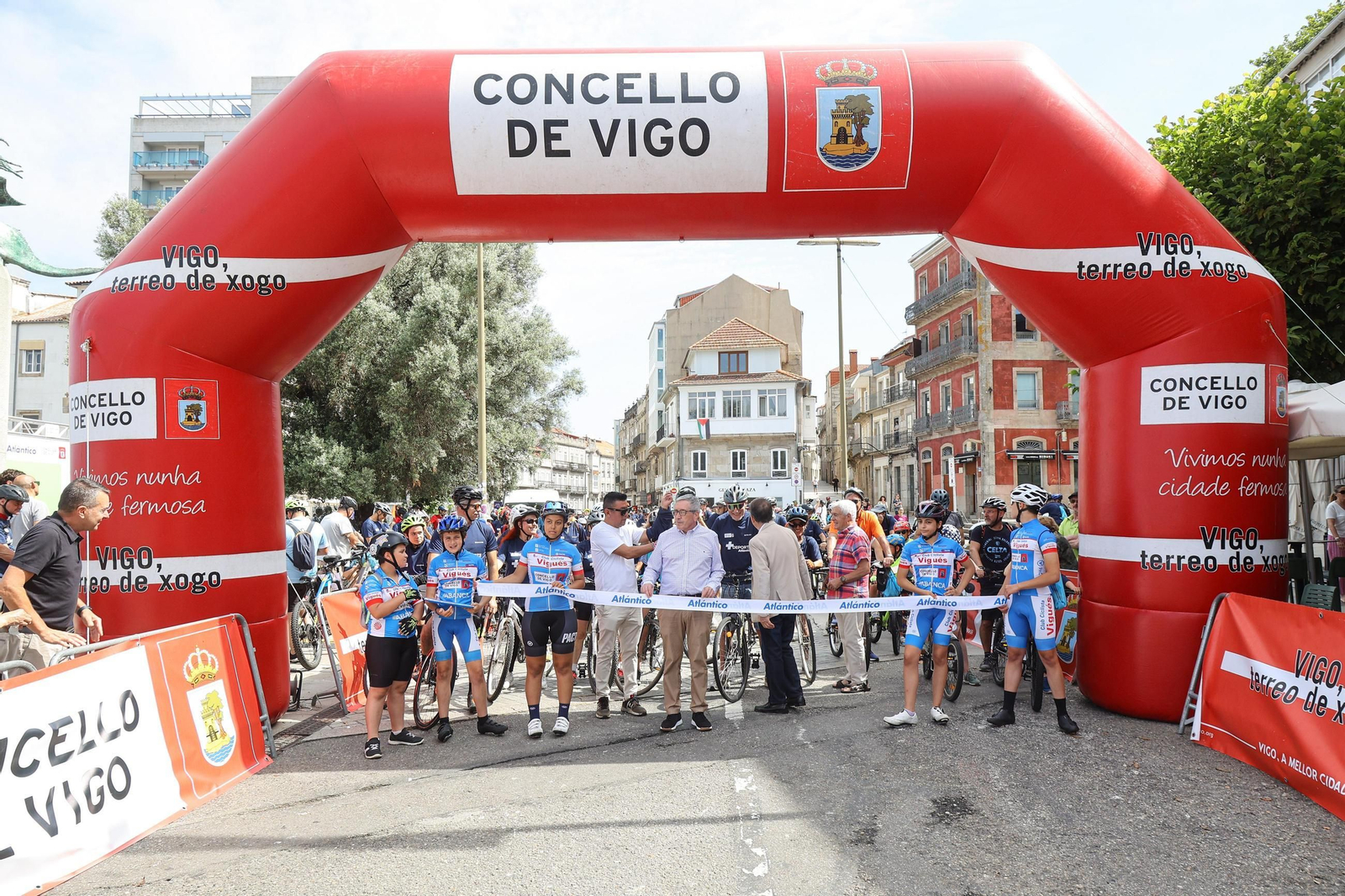 Galería | El ciclismo toma Vigo con la primera edición del Día de la Bici de Atlántico