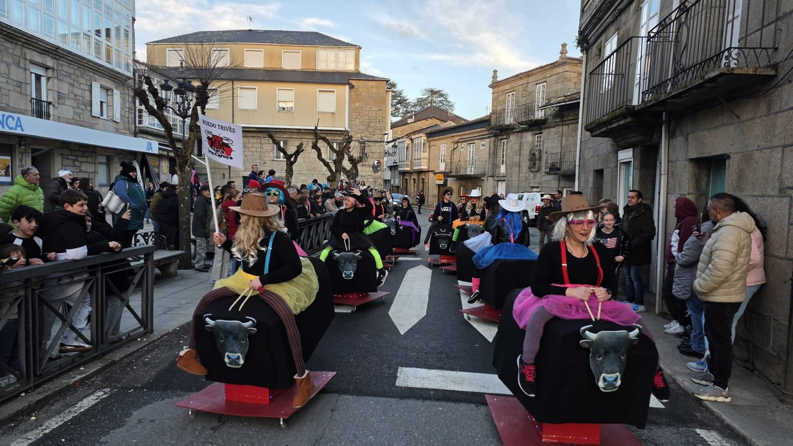 Galería | Trives se vuelca con su Martes de Entroido