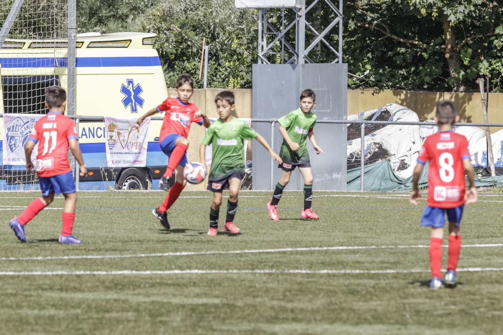 Galería | La base del fútbol ourensano se da cita en el Vila Maceda