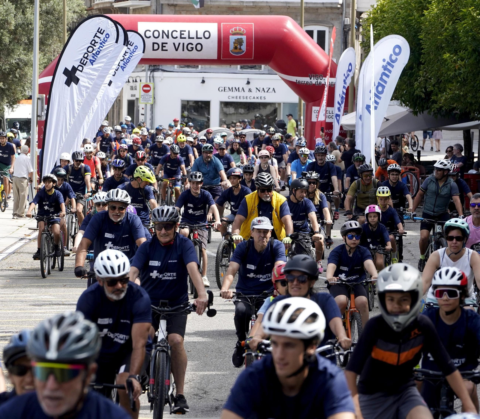 Galería | El ciclismo toma Vigo con la primera edición del Día de la Bici de Atlántico