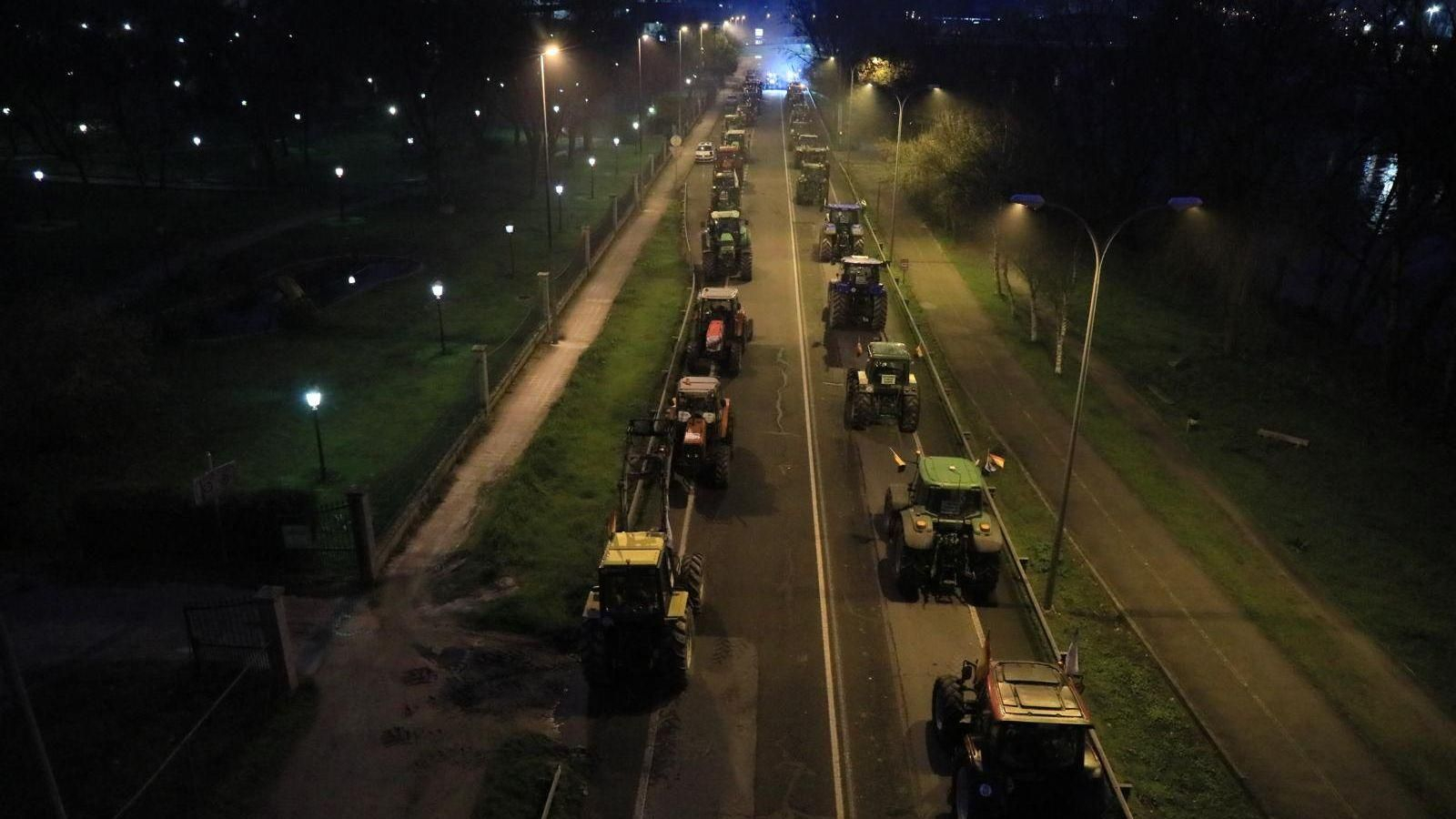 Tractorada en la N-120 a la altura del Ponte Vella
