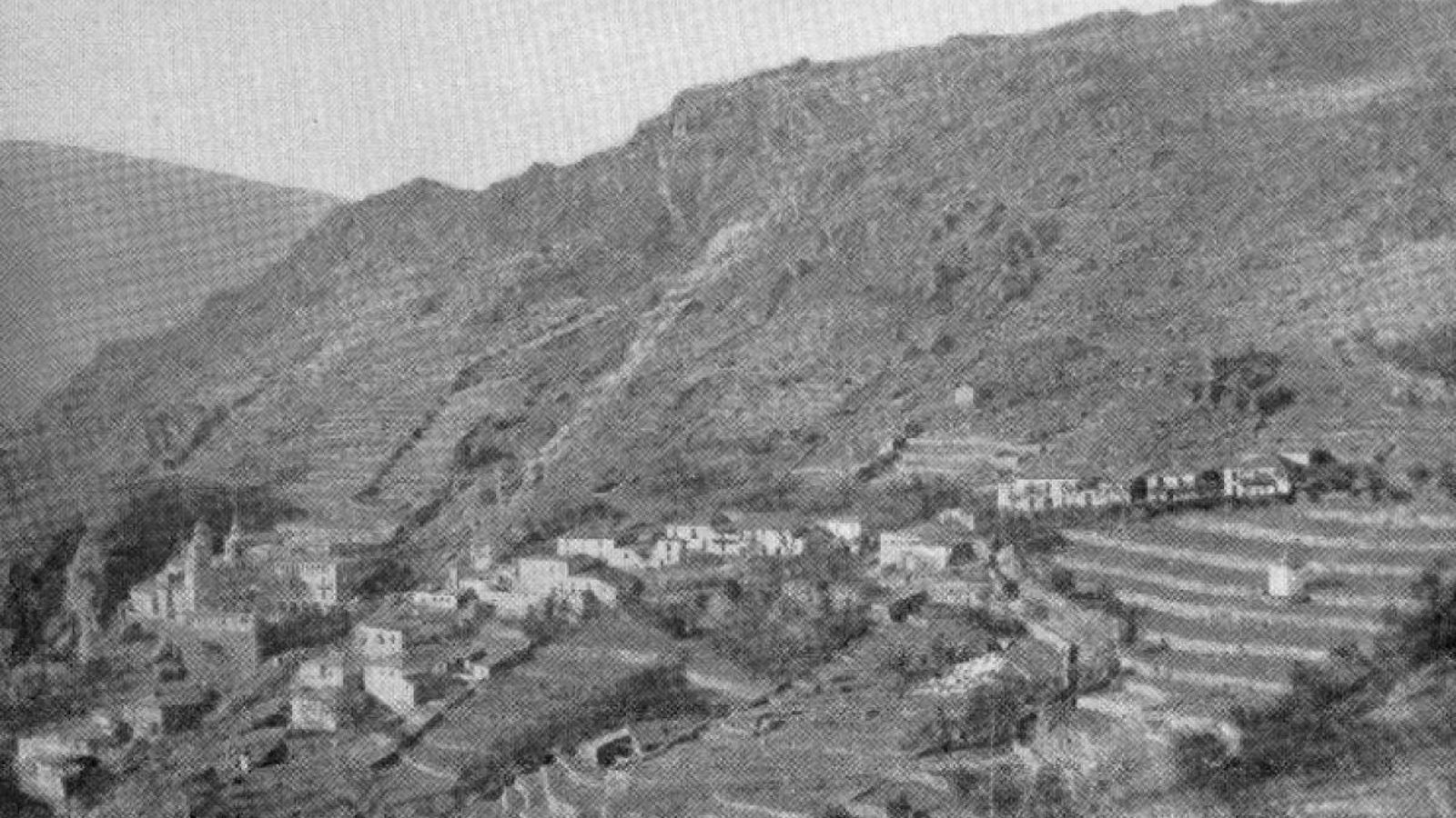 Vista general de Las Ermitas después de la catástrofe. Vida gallega nº 14.